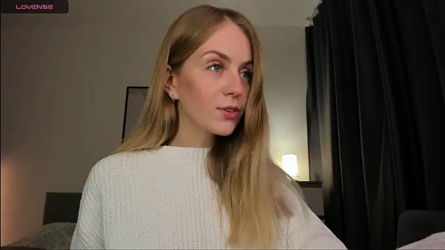 Alice Dias online show from 10, 11, 2025