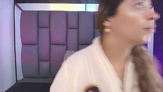  MiaBrown  online show from 5, 2, 2026