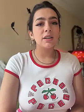 Snapshot of Nicollemays chatting on 21, 10, 2025 Nicollemays online show from 21, 10, 2025