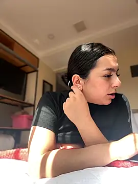 Snapshot of Nicollemays chatting on 7, 11, 2025 Nicollemays online show from 7, 11, 2025