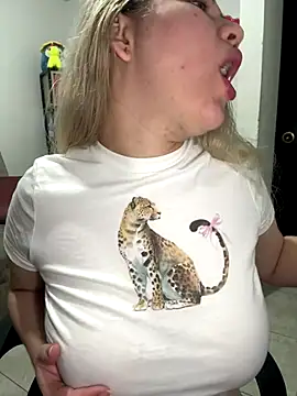 Snapshot of Celestedubois chatting on 18, 11, 2025 Celestedubois online show from 18, 11, 2025