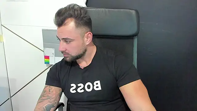 Snapshot of DuncanStone chatting on 4, 2, 2025 DuncanStone online show from 4, 2, 2025