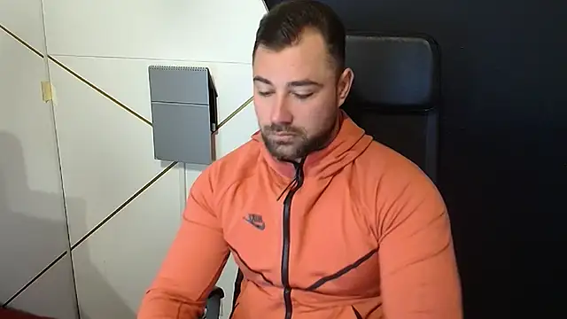 Snapshot of DuncanStone chatting on 13, 10, 2025 DuncanStone online show from 13, 10, 2025