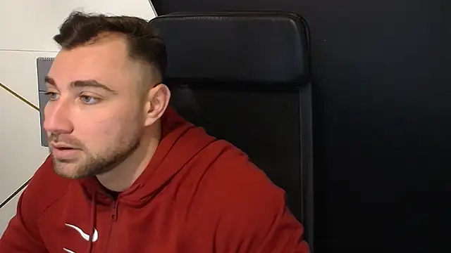 Snapshot of DuncanStone chatting on 29, 10, 2025 DuncanStone online show from 29, 10, 2025