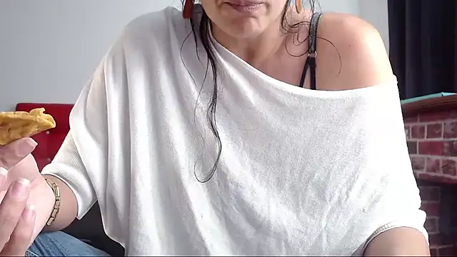 Lucynaugthyy online show from 13, 2, 2025