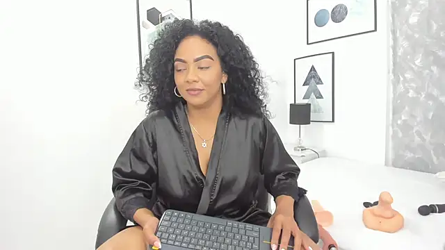 Tanisha  campbell online show from 20, 12, 2024