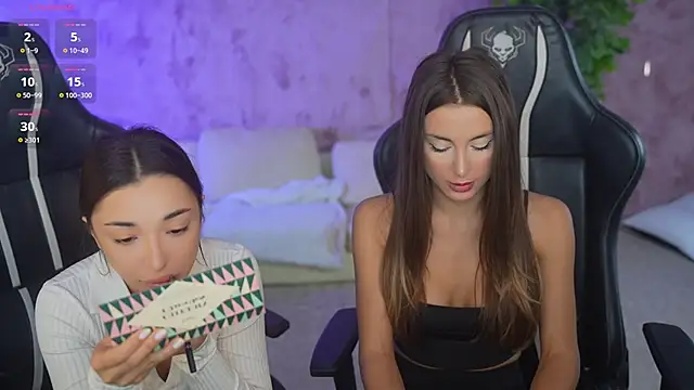 Snapshot of Jasmine_Flow chatting on 13, 10, 2025 Jasmine Flow online show from 13, 10, 2025