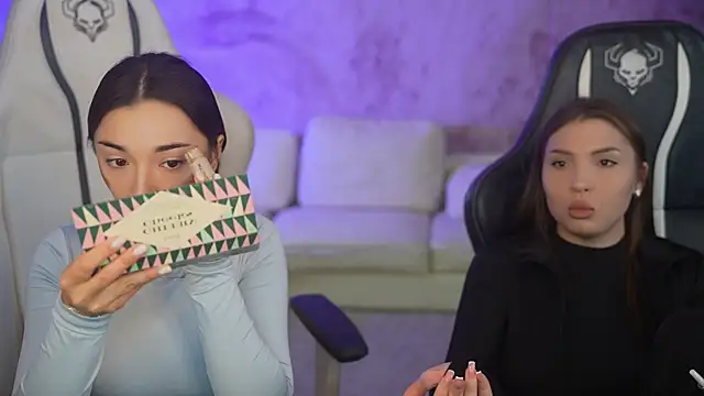 Snapshot of Jasmine_Flow chatting on 21, 10, 2025 Jasmine Flow online show from 21, 10, 2025