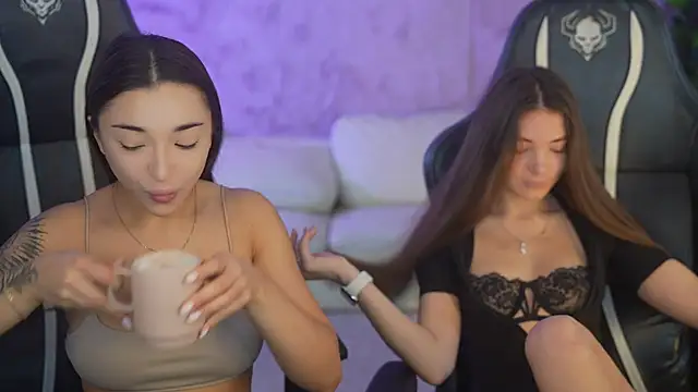 Snapshot of Jasmine_Flow chatting on 30, 10, 2025 Jasmine Flow online show from 30, 10, 2025