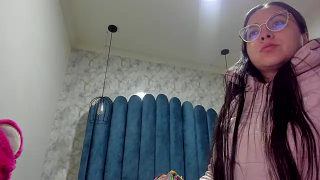 nalalye cruzz  online show from 10, 10, 2025