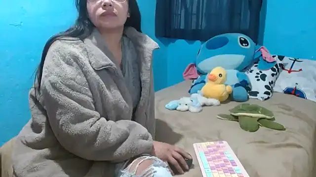 Snapshot of clarisse69 chatting on 6, 2, 2025 clarisse69 online show from 6, 2, 2025