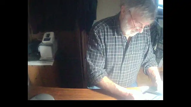 Snapshot of terrybare chatting on 20, 12, 2025 terrybare online show from 20, 12, 2025