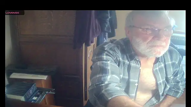 Snapshot of terrybare chatting on 5, 2, 2026 terrybare online show from 5, 2, 2026