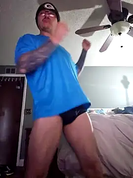 Snapshot of MrBiggBallz chatting on 17, 12, 2025 MrBiggBallz online show from 17, 12, 2025