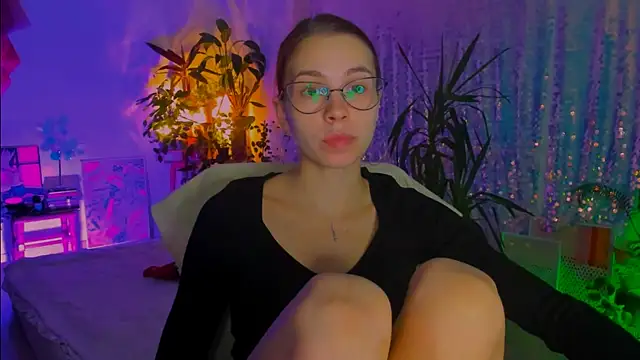 Snapshot of poli__ chatting on 2, 11, 2025 poli online show from 2, 11, 2025