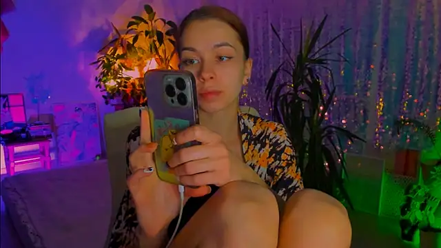 Snapshot of poli__ chatting on 15, 11, 2025 poli online show from 15, 11, 2025