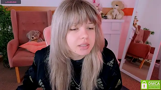 Grace and  Jacob online show from 18, 12, 2025