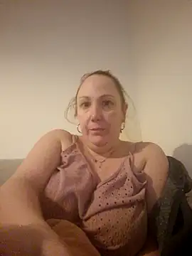 Wisie Cutie online show from 15, 2, 2025