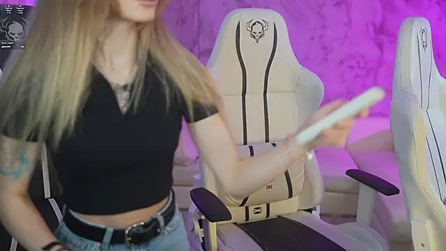 Snapshot of Kisasolo chatting on 5, 3, 2025 Kisasolo online show from 5, 3, 2025