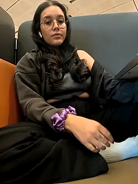 Snapshot of Annya-sweet chatting on 7, 11, 2025 Annya-sweet online show from 7, 11, 2025