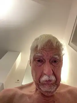 Snapshot of Steffibi1954 chatting on 1, 11, 2025 Steffibi1954 online show from 1, 11, 2025