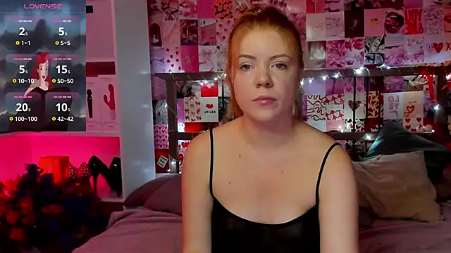 Snapshot of DiWalton chatting on 22, 10, 2025 DiWalton online show from 22, 10, 2025