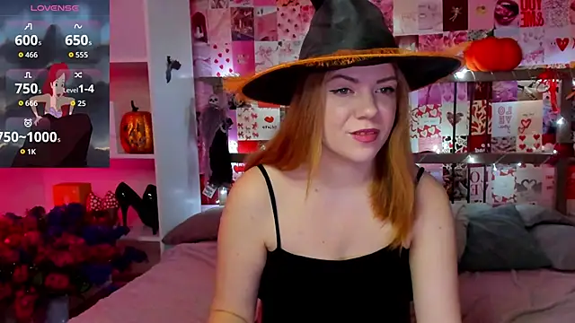 Snapshot of DiWalton chatting on 1, 11, 2025 DiWalton online show from 1, 11, 2025