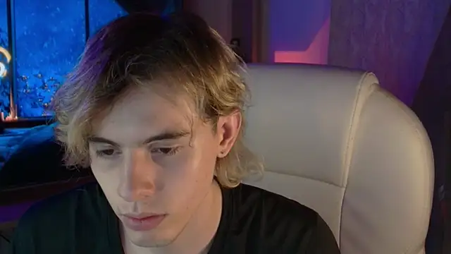 Snapshot of dimitri_tv chatting on 4, 11, 2025 dimitri tv online show from 4, 11, 2025