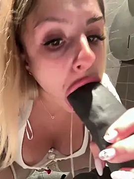 Snapshot of BritneyDimond chatting on 13, 12, 2024 BritneyDimond online show from 13, 12, 2024