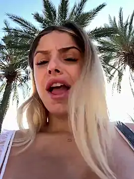 Snapshot of BritneyDimond chatting on 20, 12, 2024 BritneyDimond online show from 20, 12, 2024