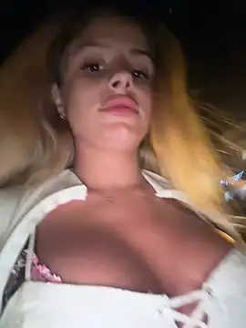 Snapshot of BritneyDimond chatting on 20, 12, 2024 BritneyDimond online show from 20, 12, 2024