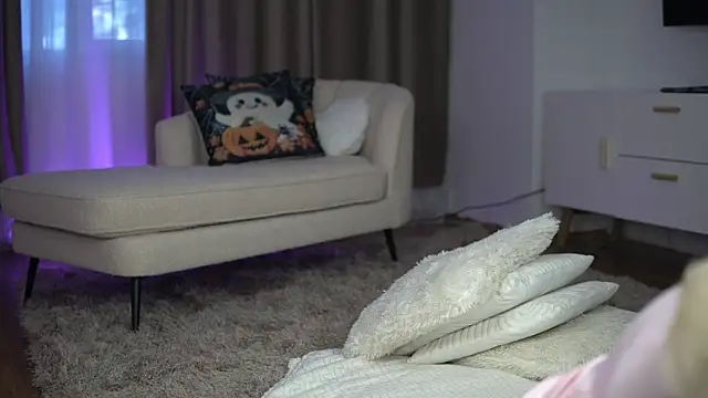 Snapshot of TiffanyMaze chatting on 30, 10, 2025 TiffanyMaze online show from 30, 10, 2025