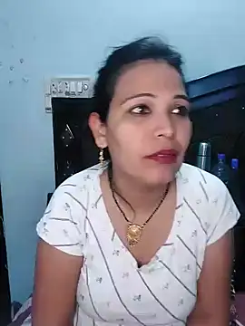 Poojabhabi101 online show from 2, 1, 2025