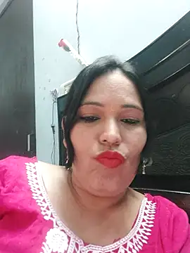 Poojabhabi101 online show from 19, 3, 2025
