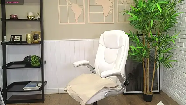 SelineSole online show from 4, 12, 2024