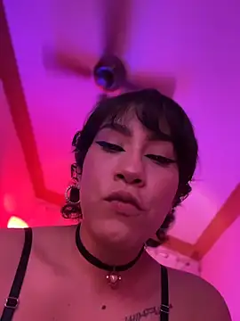 ZahaRoseee online show from 4, 3, 2026