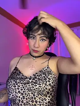 ZahaRoseee online show from 6, 3, 2026