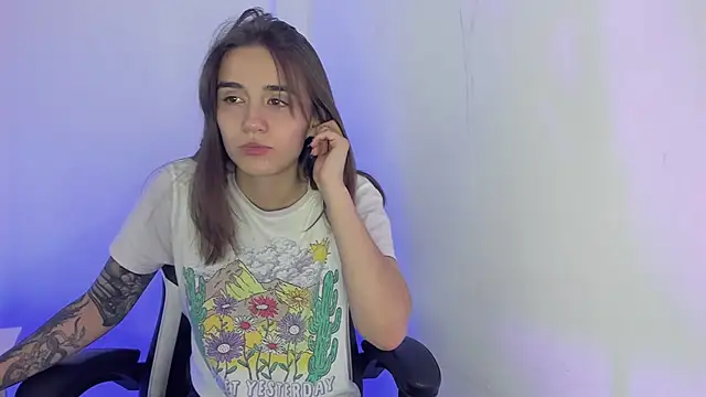 Snapshot of _alicerosse2 chatting on 6, 3, 2025 alicerosse2 online show from 6, 3, 2025