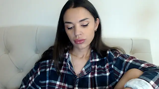 Snapshot of Mika_Gold chatting on 9, 10, 2025 Mika Gold online show from 9, 10, 2025