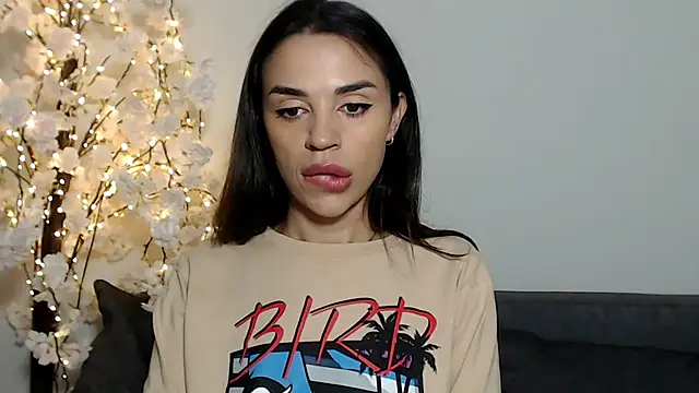 Snapshot of Mika_Gold chatting on 11, 10, 2025 Mika Gold online show from 11, 10, 2025