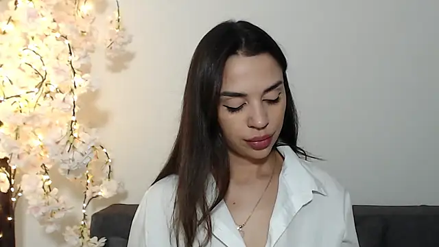 Snapshot of Mika_Gold chatting on 30, 10, 2025 Mika Gold online show from 30, 10, 2025