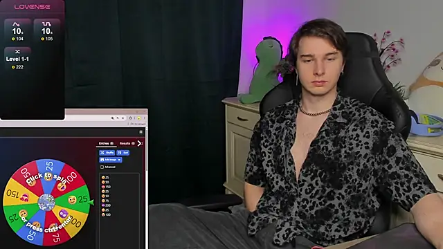 Snapshot of Vincent_Strong chatting on 9, 11, 2025 Vincent Strong online show from 9, 11, 2025