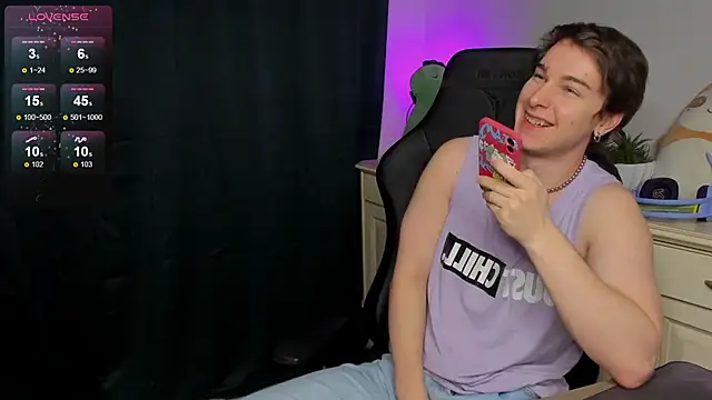 Snapshot of Vincent_Strong chatting on 10, 11, 2025 Vincent Strong online show from 10, 11, 2025