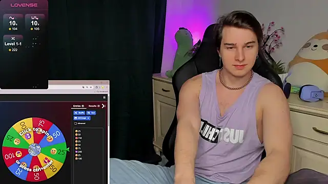 Snapshot of Vincent_Strong chatting on 15, 11, 2025 Vincent Strong online show from 15, 11, 2025