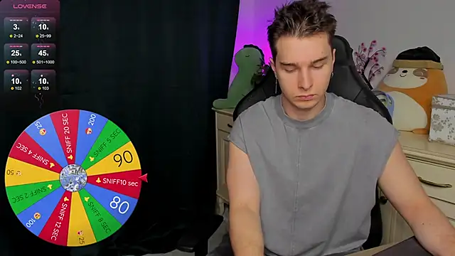 Snapshot of Vincent_Strong chatting on 30, 11, 2025 Vincent Strong online show from 30, 11, 2025