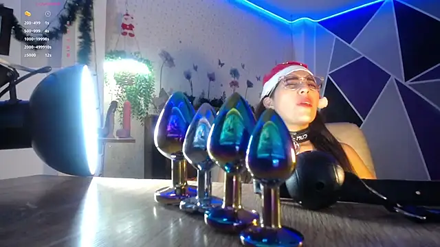 DaMikaela  online show from 16, 12, 2025