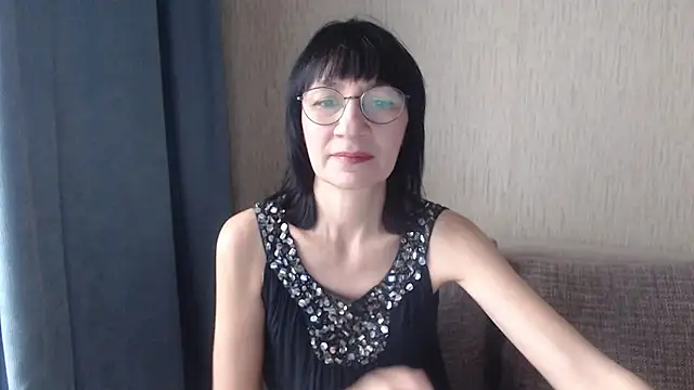 Snapshot of Erica95Bloom chatting on 20, 10, 2025 Erica95Bloom online show from 20, 10, 2025