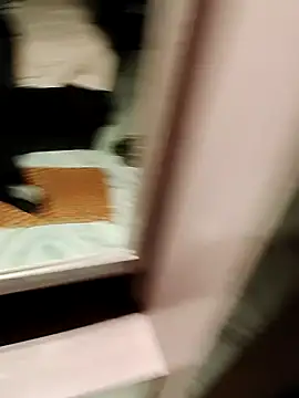 xxxhugedick0001 online show from 4, 12, 2024