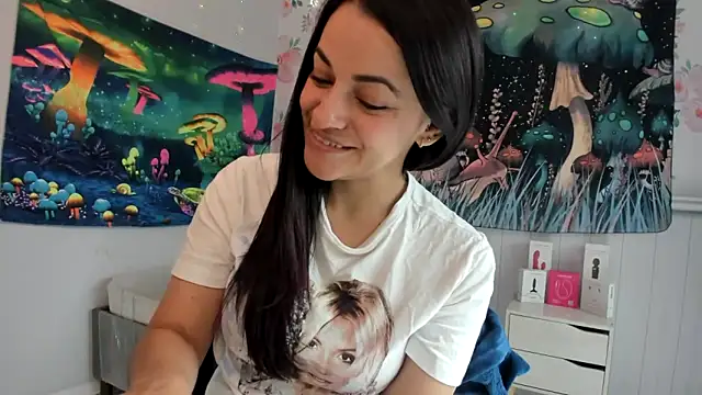 Snapshot of LovelyAzucena chatting on 16, 10, 2025 LovelyAzucena online show from 16, 10, 2025