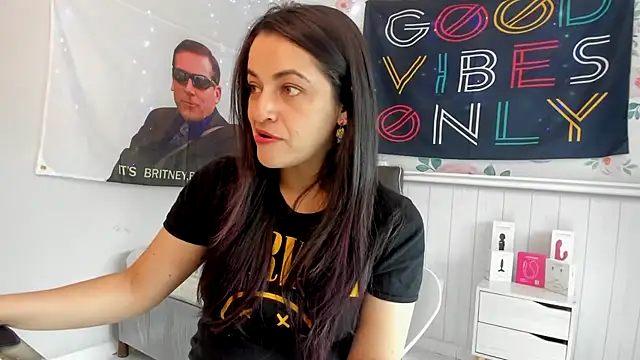 Snapshot of LovelyAzucena chatting on 18, 10, 2025 LovelyAzucena online show from 18, 10, 2025